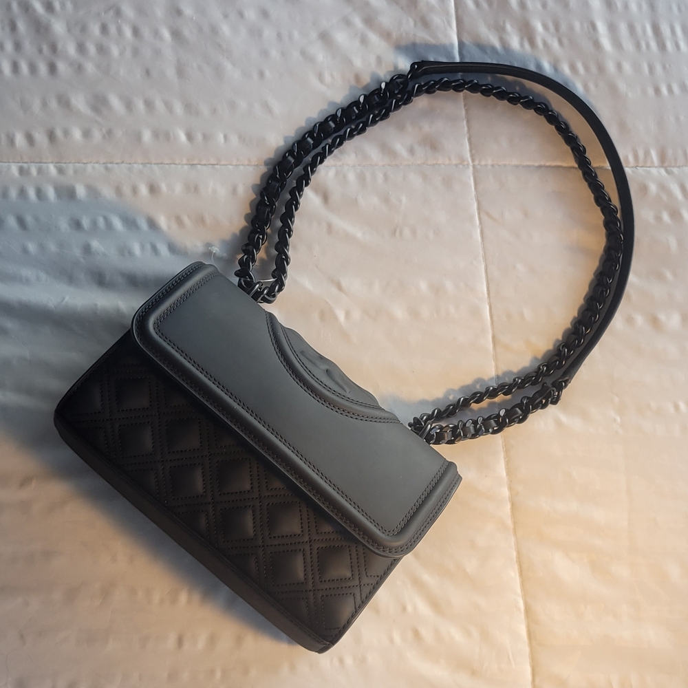 Elegant Black Quilted Women's Bag